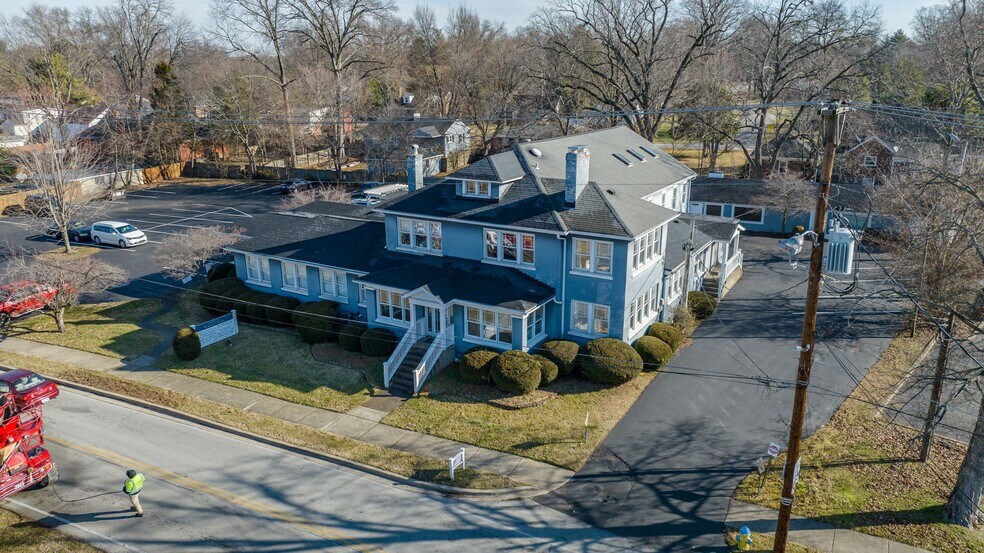 More Photos Of 105 Lyndon Ln, Louisville Medical For Sale