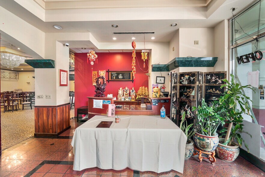 More Photos Of 2529 S 6 Hwy, Houston Restaurant For Sale
