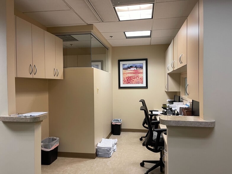 More Photos Of 8230 Boone Blvd, Vienna Office For Sale