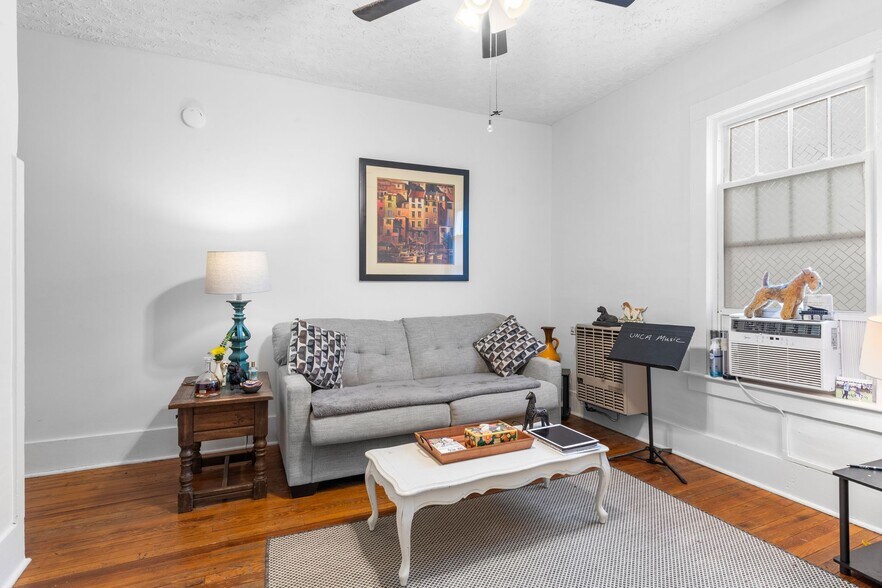 More Photos Of 33 Vance Ave, Black Mountain Apartments For Sale