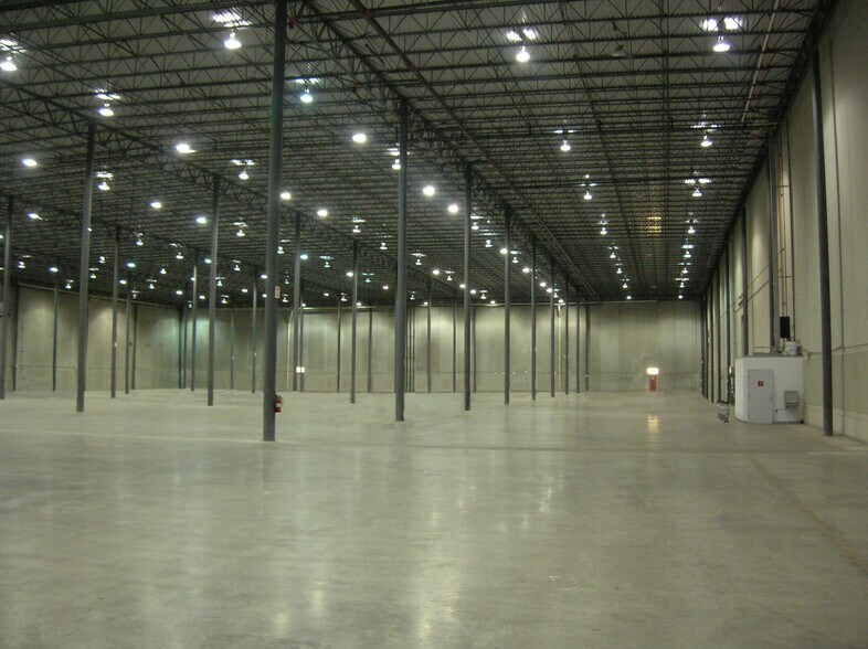 More Photos Of 1957 Route DD, Moberly Manufacturing For Lease