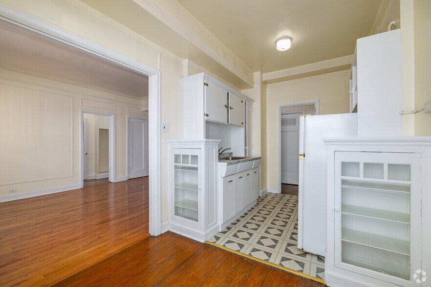 More Photos Of 135 S 20th St, Philadelphia Apartments For Lease