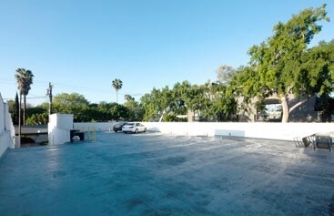 More Photos Of 8552 Melrose Ave, West Hollywood Storefront For Lease