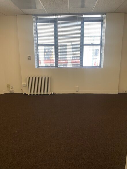 More Photos Of 375 Sunrise Hwy, Lynbrook Storefront Retail Office For Lease