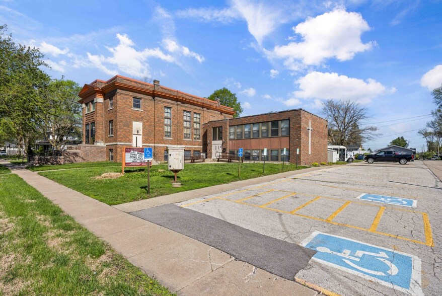 More Photos Of 224 SW 3rd St, Ankeny Specialty For Sale