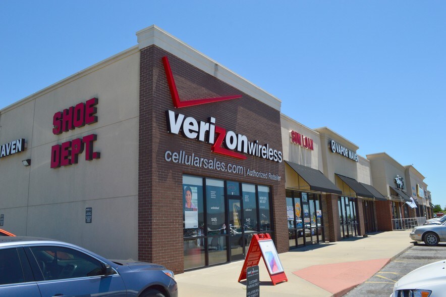 More Photos Of 400 S Johnson Dr, Nevada Storefront For Lease