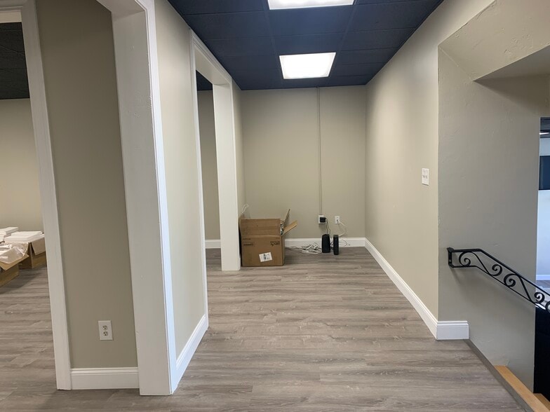 More Photos Of 488 Grafton St, Worcester Storefront Retail Office For Lease