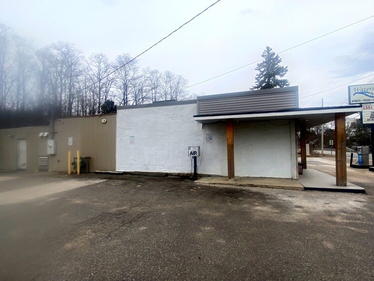 More Photos Of 7262 Cairn Hwy, Kewadin Service Station For Sale