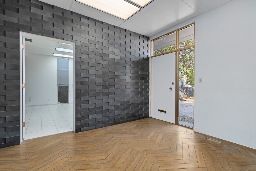 More Photos Of 2330 S Main St, Salt Lake City Office For Lease