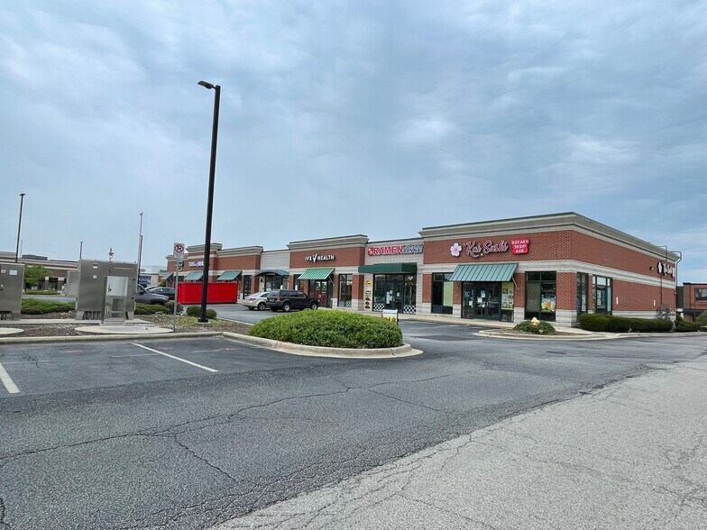 More Photos Of 2820 S Highland Ave, Lombard General Retail For Lease