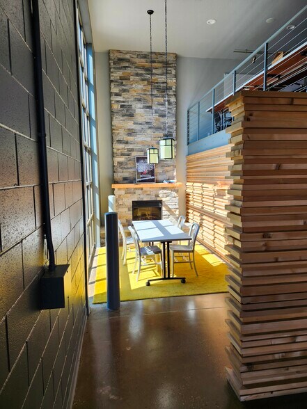 More Photos Of 860 Okeefe Rd, De Pere Office For Lease