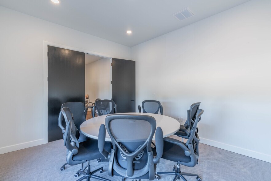 More Photos Of 3165 N Sooner Rd, Edmond Office For Sale