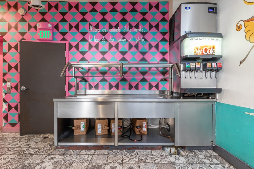 More Photos Of 525-527 Commercial St, San Francisco Restaurant For Lease