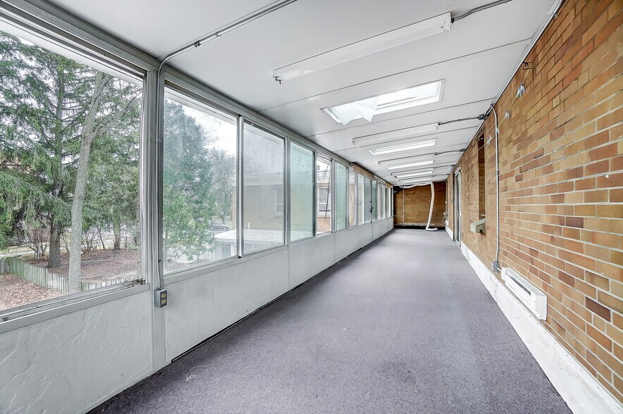 More Photos Of 1106 E High St, Springfield Schools For Sale