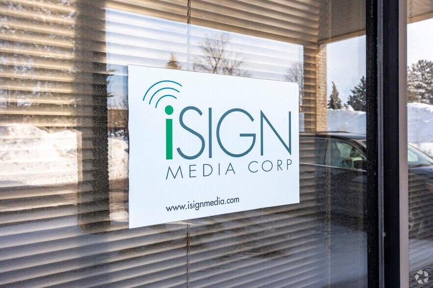 More Photos Of 45 W Wilmot St, Richmond Hill Warehouse For Lease