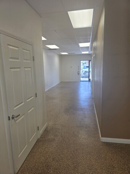 More Photos Of 1302 E 6th St, Beaumont Freestanding For Lease