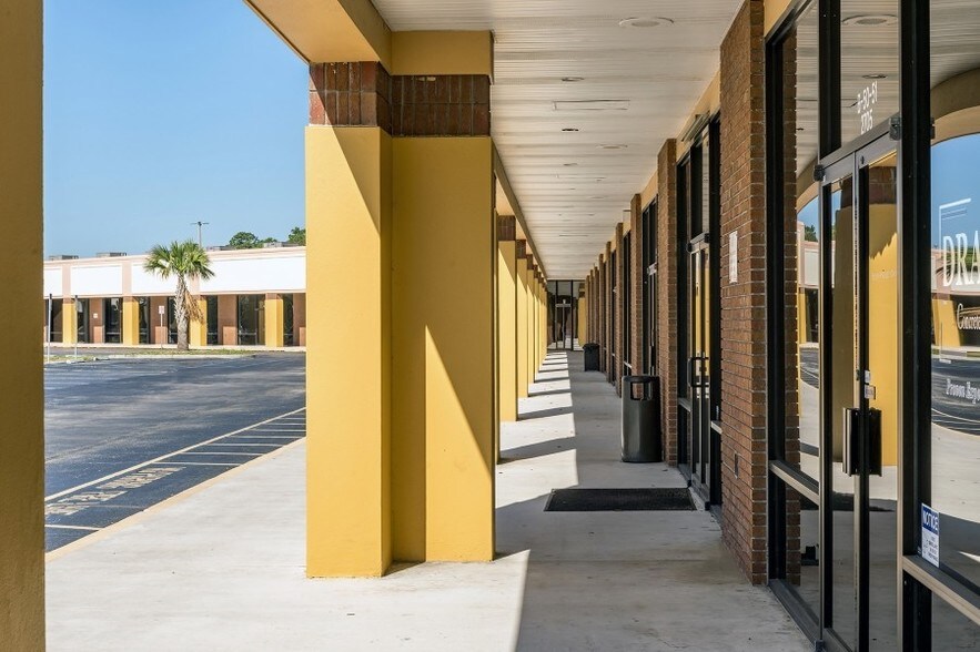 More Photos Of 2705-2819 Peters Rd, Fort Pierce Office For Lease