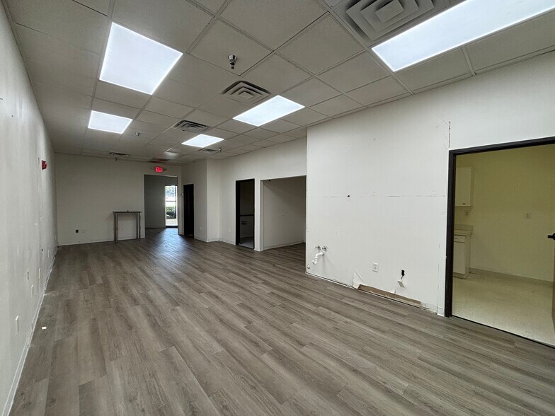 More Photos Of 4851 S Interstate 35 E, Corinth Medical For Lease