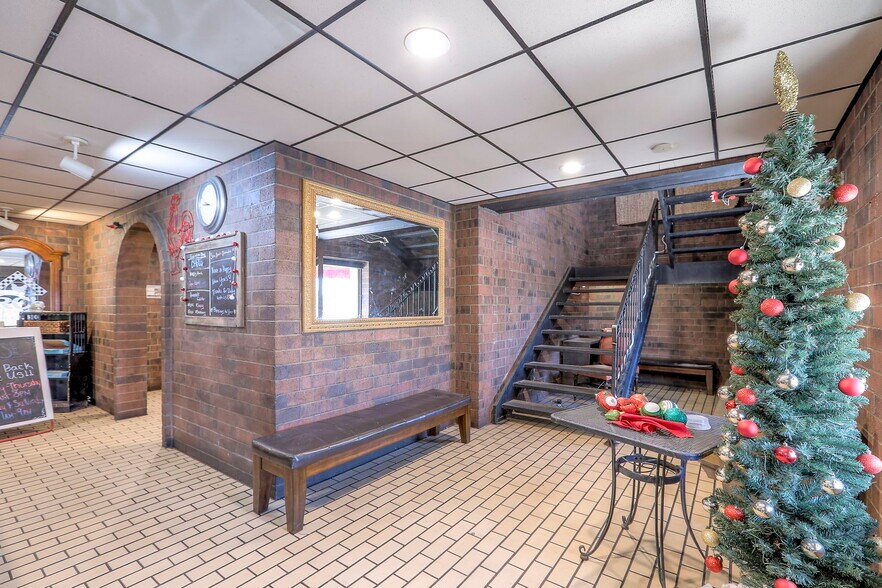 More Photos Of 330 E 135th St, Kansas City Restaurant For Sale