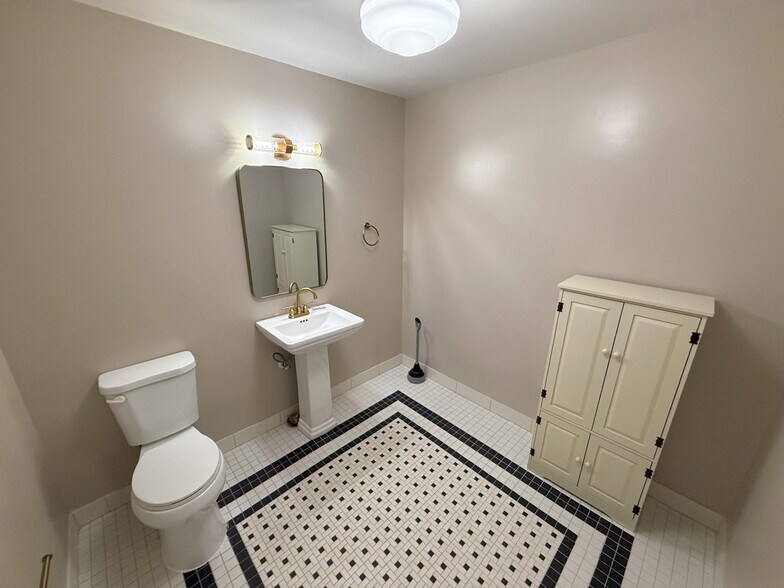 More Photos Of 320 E Lafayette St, Jackson Loft Creative Space For Lease