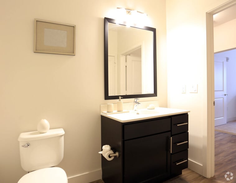 More Photos Of 515 West Ave, Norwalk Unknown For Lease