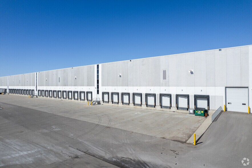 More Photos Of 12880 Coleraine Dr, Caledon Distribution For Lease