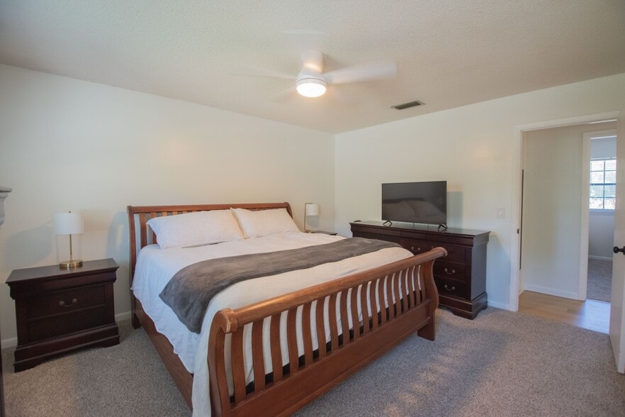 More Photos Of 6120 New Jesup Hwy, Brunswick Apartments For Sale