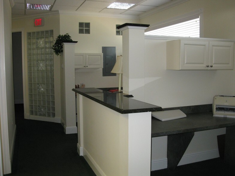 More Photos Of 423 Delaware Ave, Fort Pierce Office For Lease