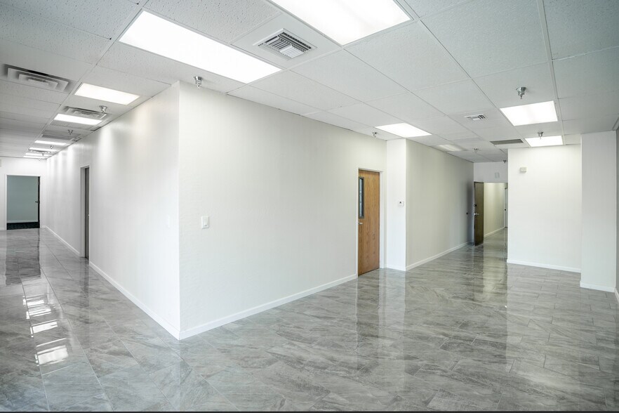 More Photos Of 2265 W Desert Cove Ave, Phoenix Manufacturing For Lease