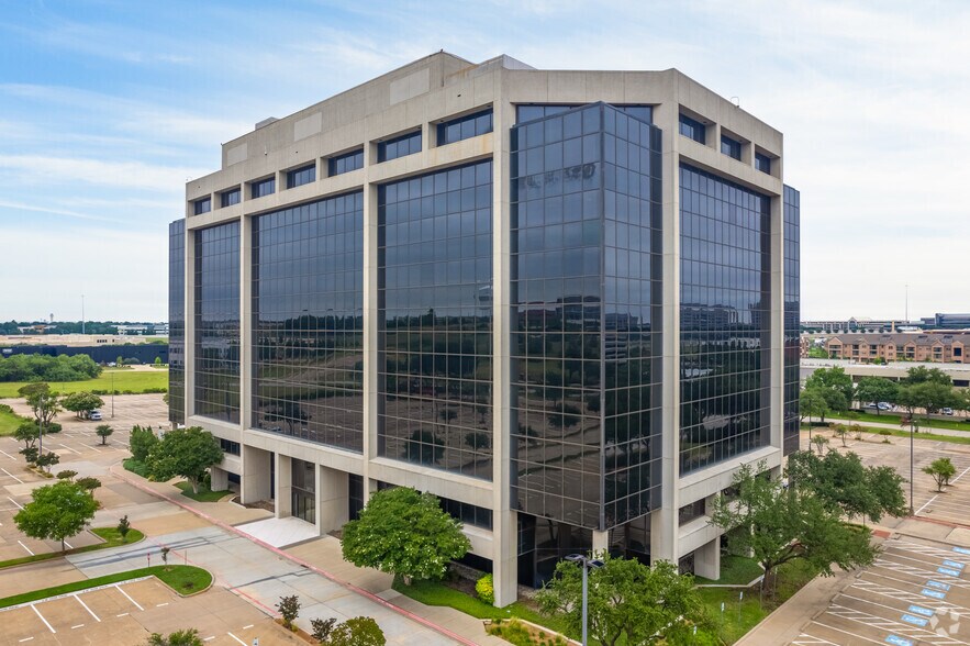 More Photos Of 5615 Highpoint Dr, Irving Office For Sale