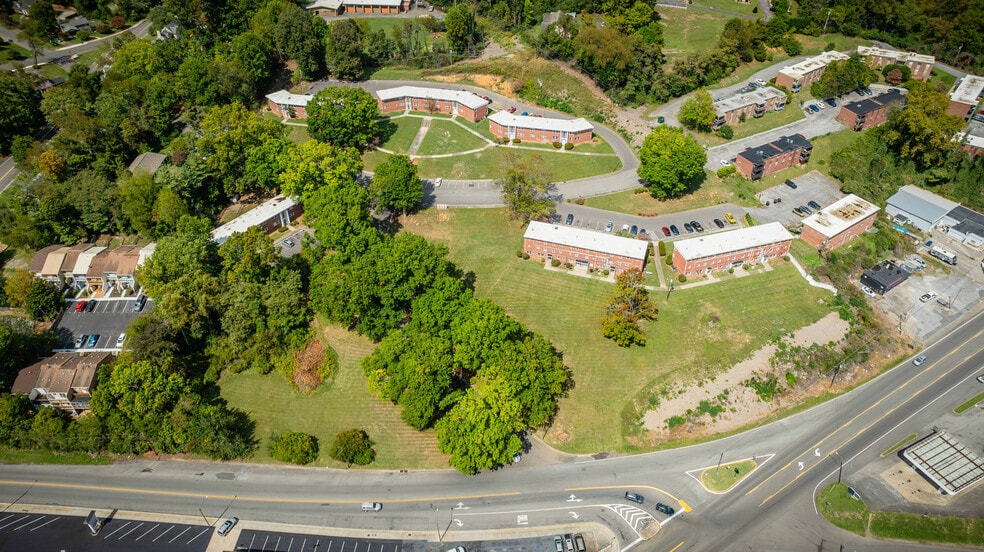 More Photos Of 132 Mesa Ln, Bristol Apartments For Sale