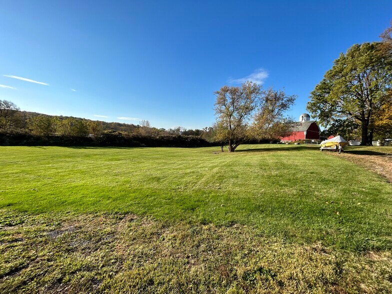 More Photos Of 6810 E Seneca Tpke, Jamesville Specialty For Sale