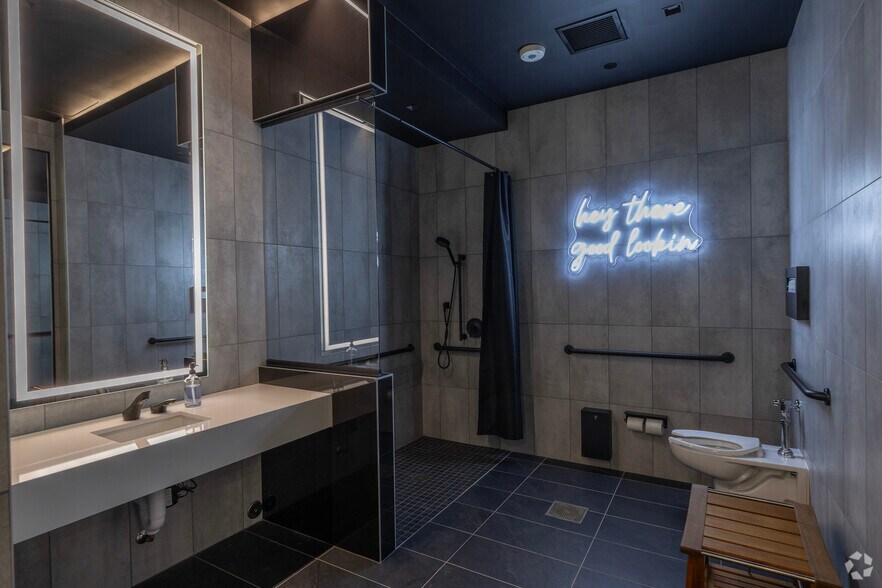 More Photos Of 100 2nd Ave S, Saint Petersburg Office For Lease