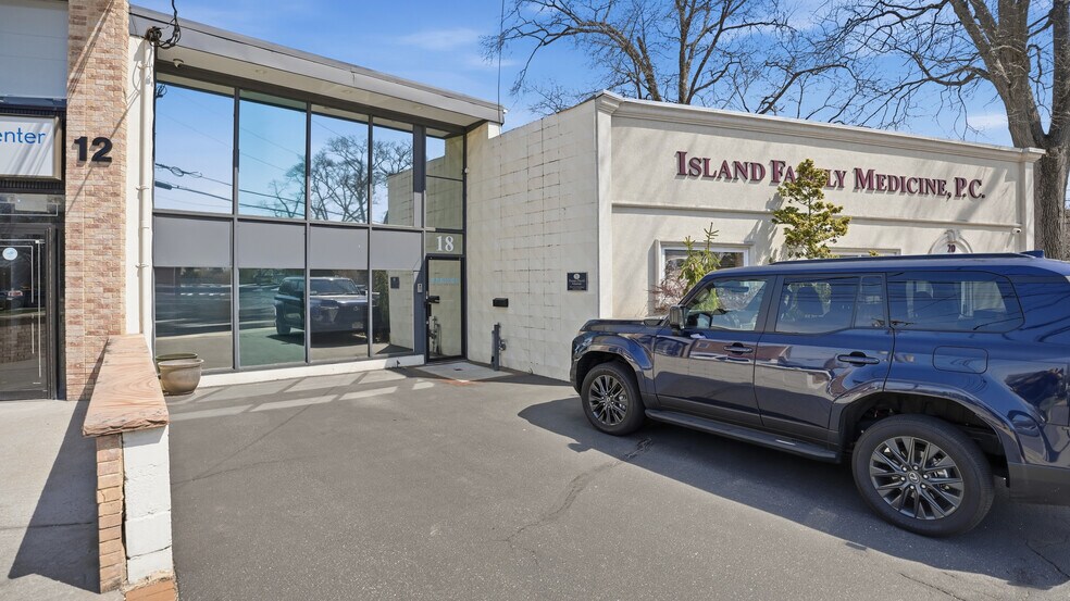 More Photos Of 18 Unqua Rd, Massapequa Loft Creative Space For Sale