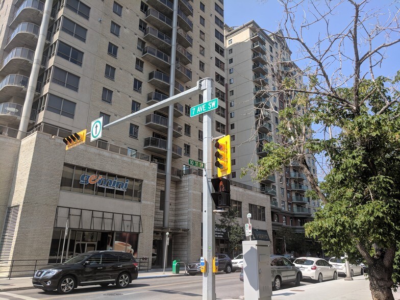 More Photos Of 683 10th St SW, Calgary Apartments For Sale