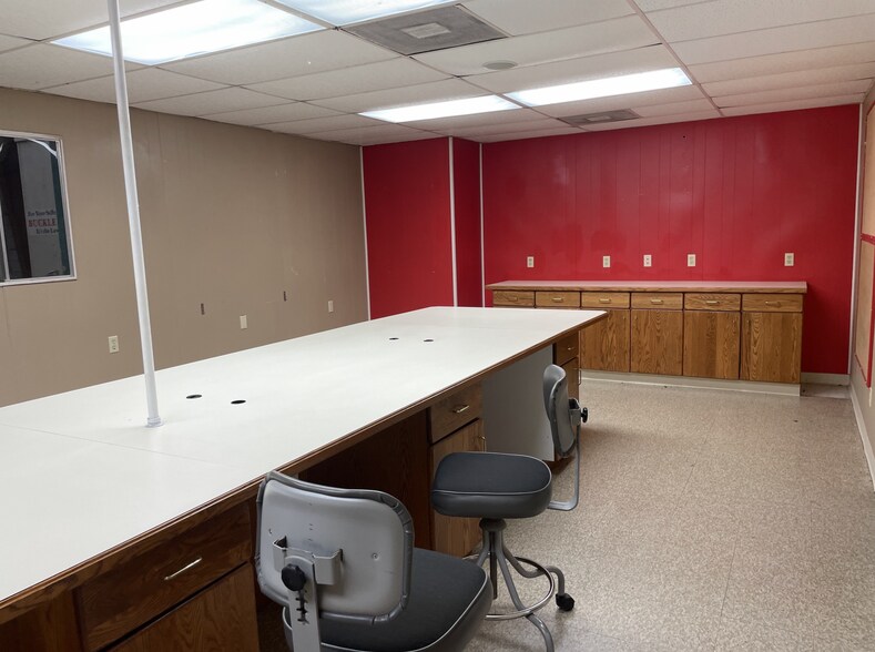 More Photos Of 1155 W Osr, Bryan Distribution For Lease