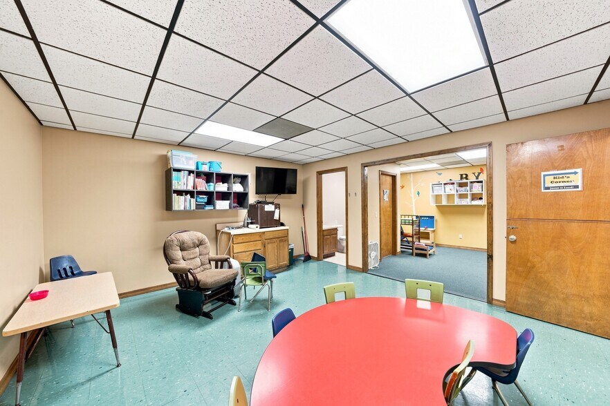 More Photos Of 951 S Kingshighway St, Sikeston Office For Sale