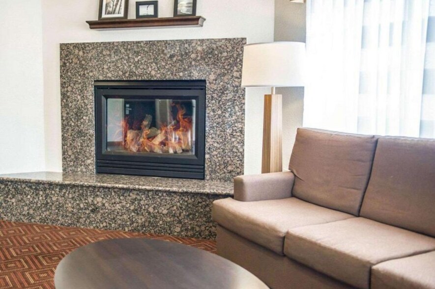 More Photos Of 140 Venita Dr, O'Fallon Hotel For Sale