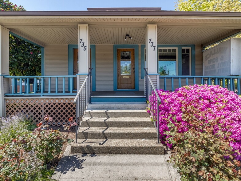 Primary Photo Of 737 NW Adams St, McMinnville Office For Sale