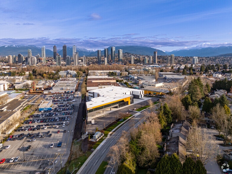 More Photos Of 3855 Wayburne Dr, Burnaby Flex For Sale