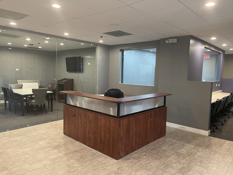 More Photos Of 1288 Rickert Dr, Naperville Medical For Lease