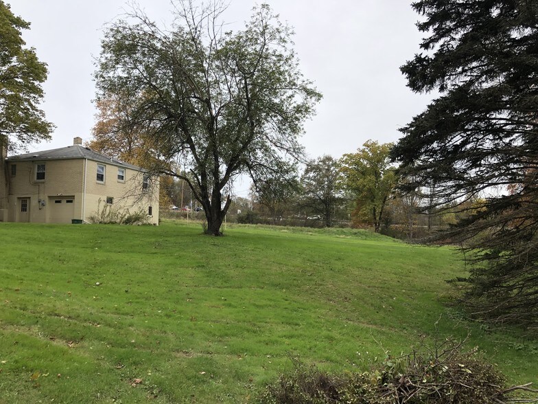 More Photos Of 107 Overbrook Rd, Valencia Land For Lease