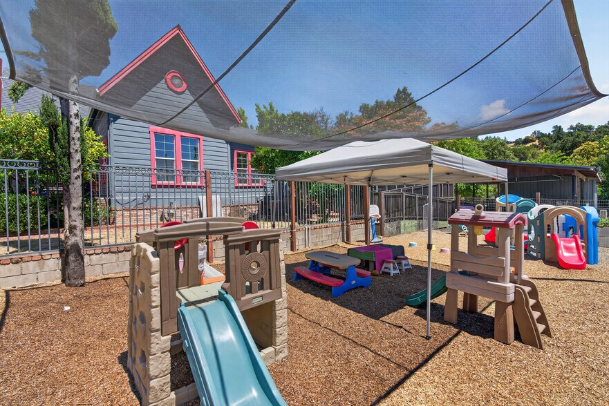 More Photos Of 530 N Cloverdale Blvd, Cloverdale Specialty For Sale