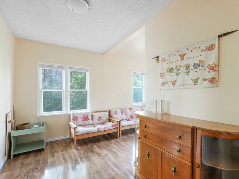 More Photos Of 9630 74 Av NW, Edmonton Flex For Sale