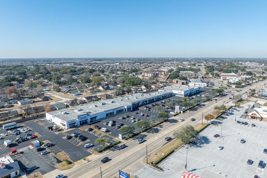More Photos Of 3216-3254 E Broadway St, Pearland Unknown For Lease