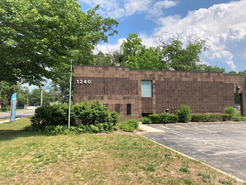 More Photos Of 1240 E 8th St, Traverse City Office For Sale