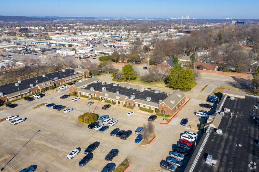 More Photos Of 2502-2532 E 71st St, Tulsa Office For Lease