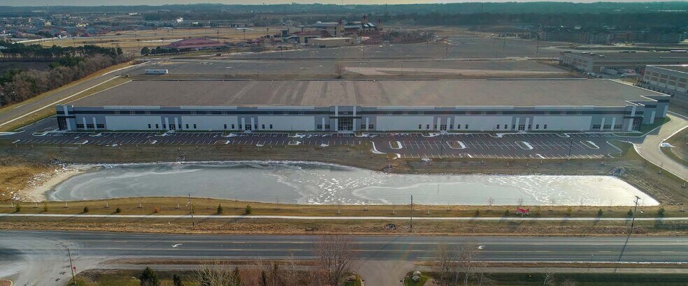 More Photos Of 3200 4th Ave E, Shakopee Distribution For Lease