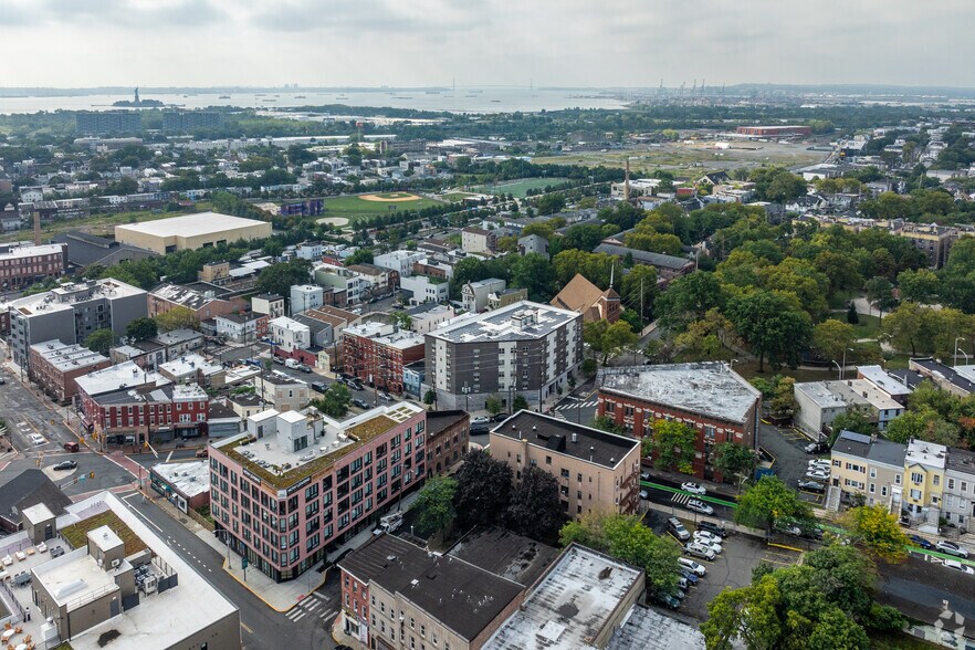 More Photos Of 424 Arlington Ave, Jersey City Apartments For Lease