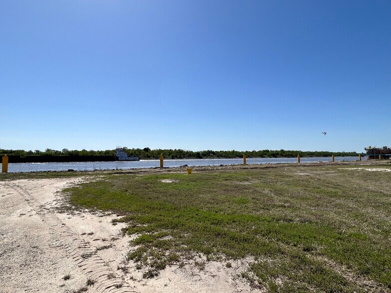 More Photos Of 5850 Procter, Port Arthur Land For Lease